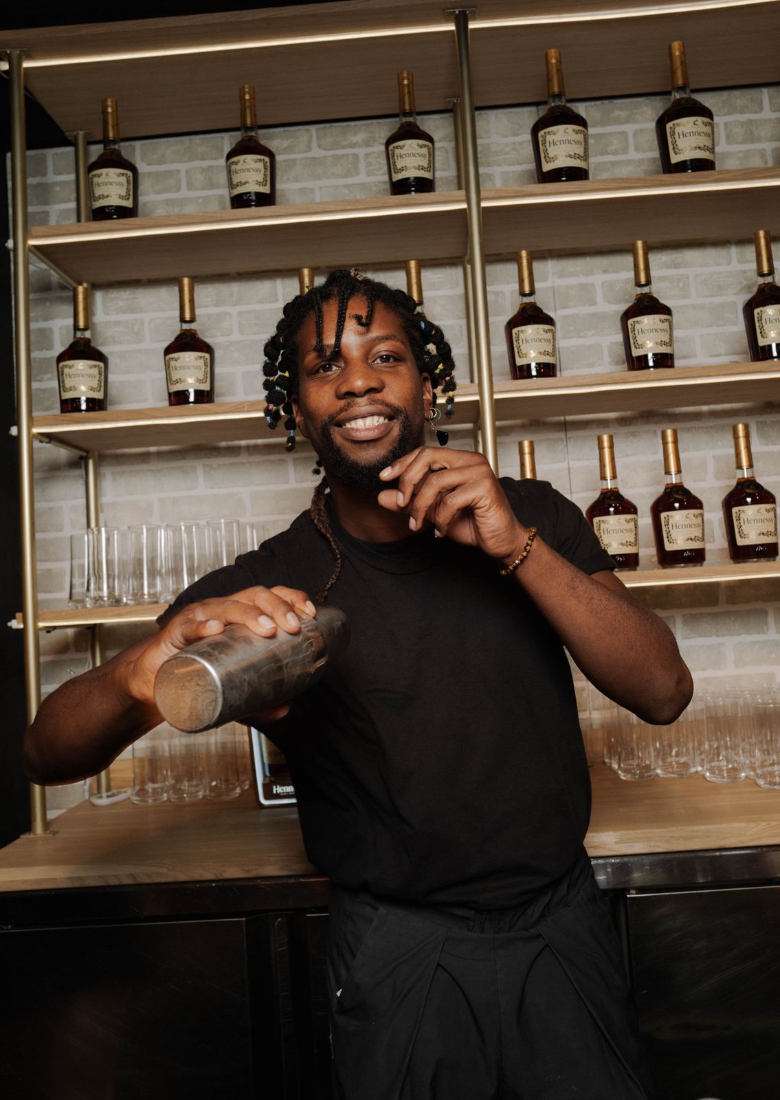 Bartender at F(E)AT